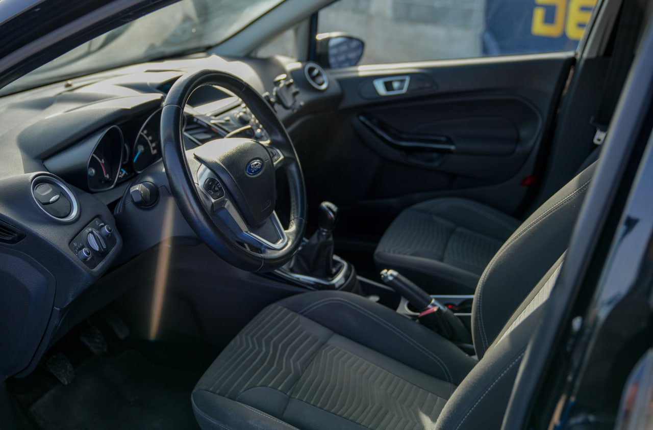 AB705UL-FORD-FIESTA-2010-NERO