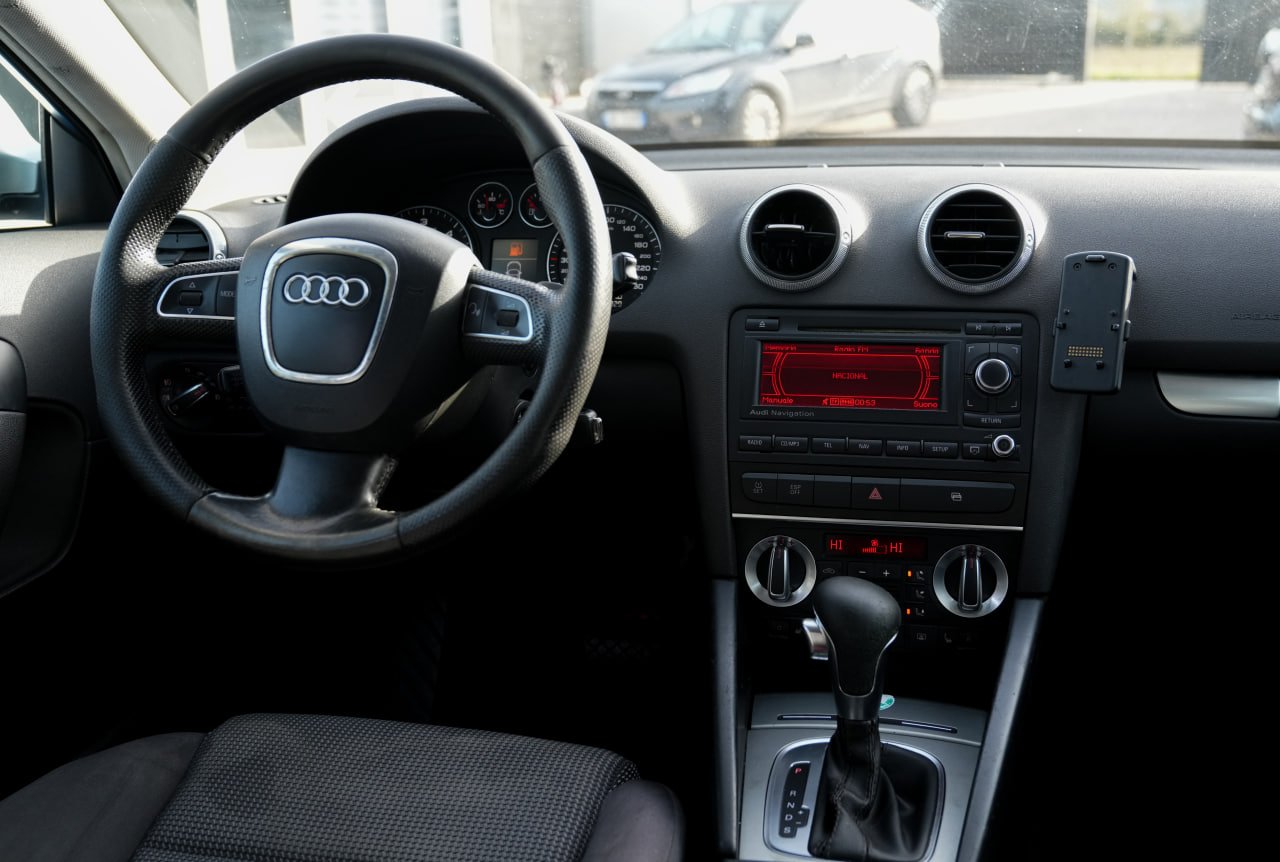 AB889HS-AUDI-A3-2010-GRIGIO