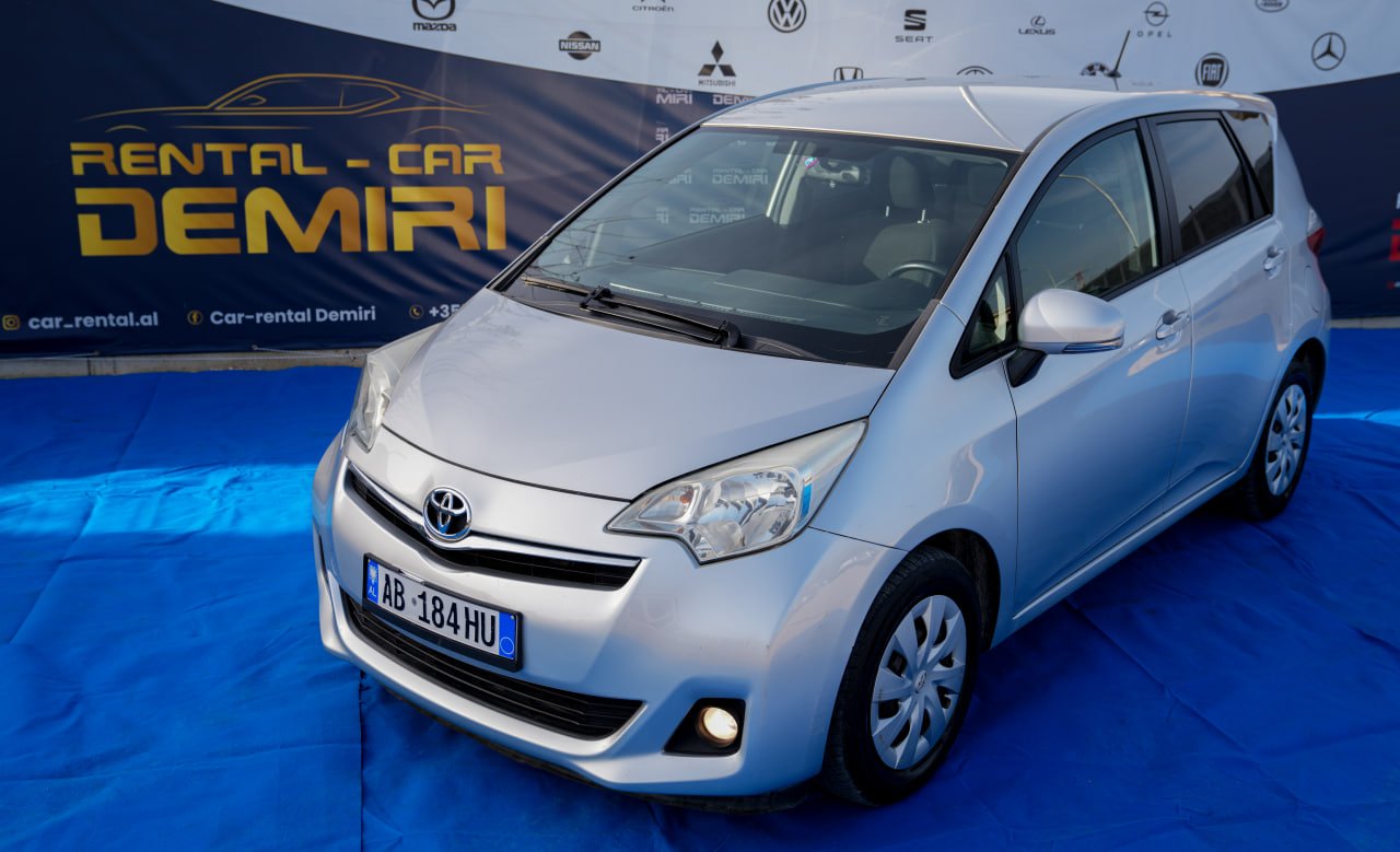 Toyota VERSO 2012 GRI 1 (2)