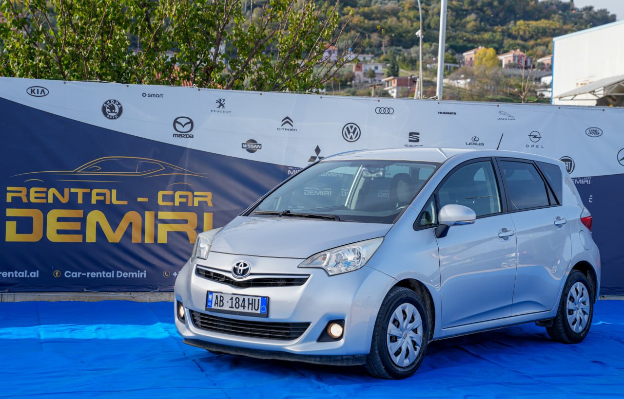 Toyota VERSO 2012 GRI